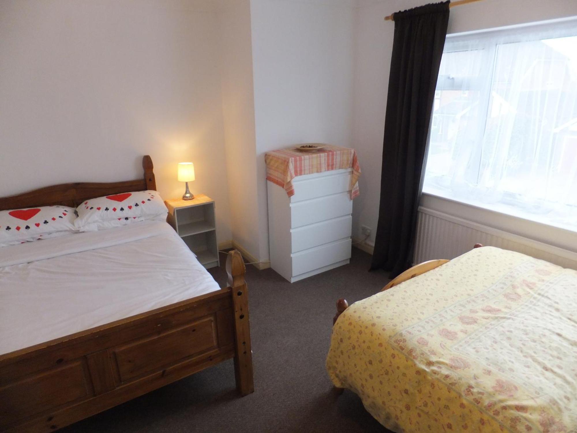 Many Worlds Meet - Eurostar, Wimbledon 30 Mins, Central London, Gatwick 15 Mins - Spacious, Sleeps Up To 16 Plus Cot - Free Wifi, Parking - Next To Lloyd Park, Great For Families, Walkers, Relocators - Ideal For Contractors Croydon Exteriér fotografie