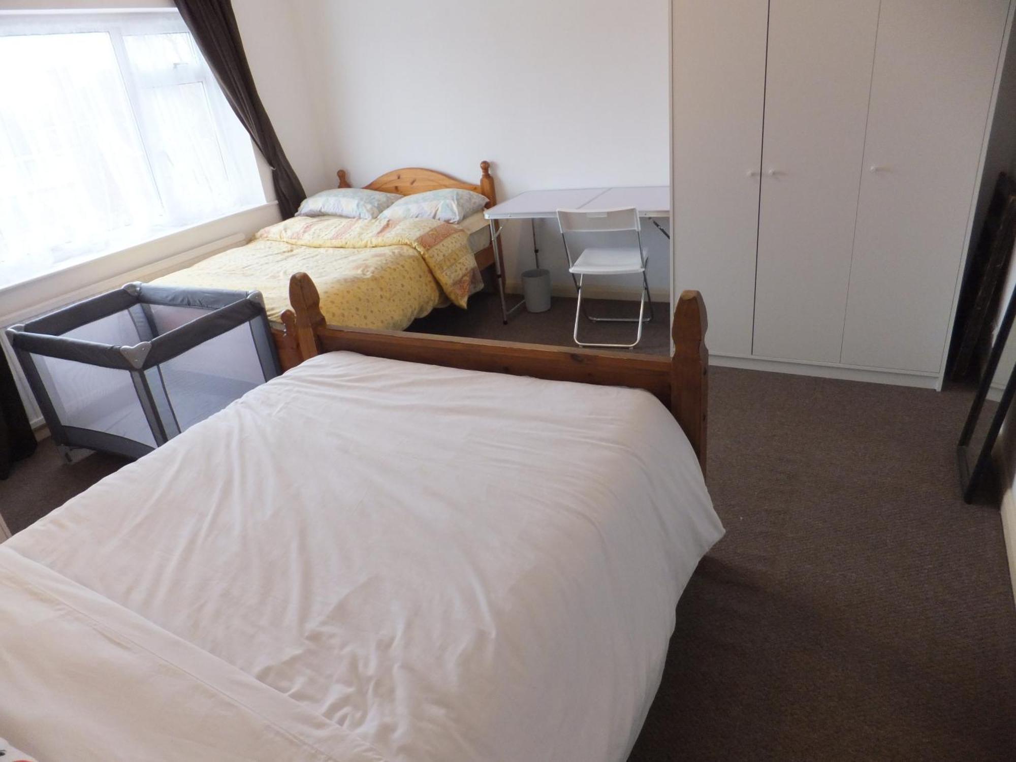 Many Worlds Meet - Eurostar, Wimbledon 30 Mins, Central London, Gatwick 15 Mins - Spacious, Sleeps Up To 16 Plus Cot - Free Wifi, Parking - Next To Lloyd Park, Great For Families, Walkers, Relocators - Ideal For Contractors Croydon Exteriér fotografie