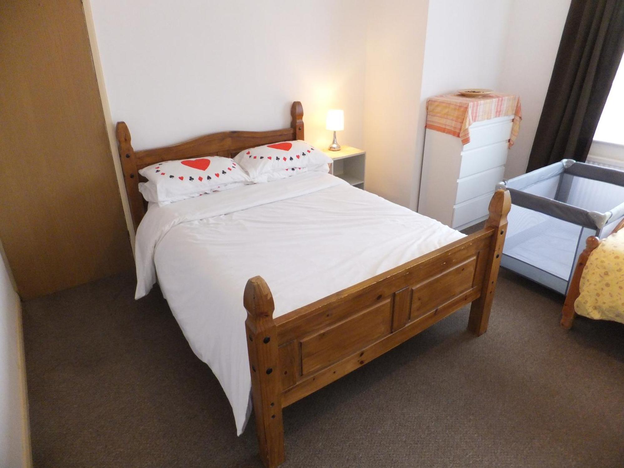 Many Worlds Meet - Eurostar, Wimbledon 30 Mins, Central London, Gatwick 15 Mins - Spacious, Sleeps Up To 16 Plus Cot - Free Wifi, Parking - Next To Lloyd Park, Great For Families, Walkers, Relocators - Ideal For Contractors Croydon Exteriér fotografie
