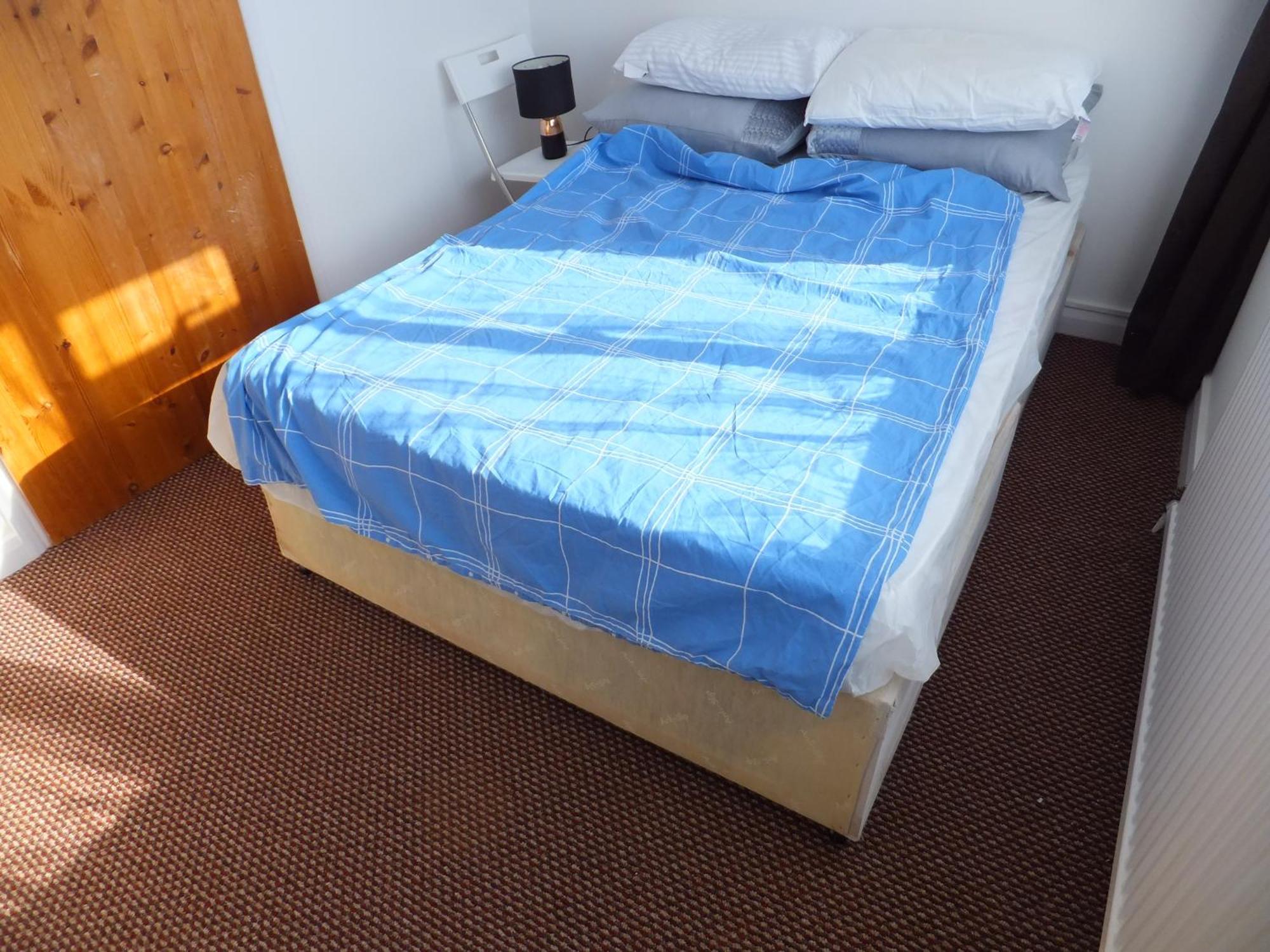 Many Worlds Meet - Eurostar, Wimbledon 30 Mins, Central London, Gatwick 15 Mins - Spacious, Sleeps Up To 16 Plus Cot - Free Wifi, Parking - Next To Lloyd Park, Great For Families, Walkers, Relocators - Ideal For Contractors Croydon Exteriér fotografie